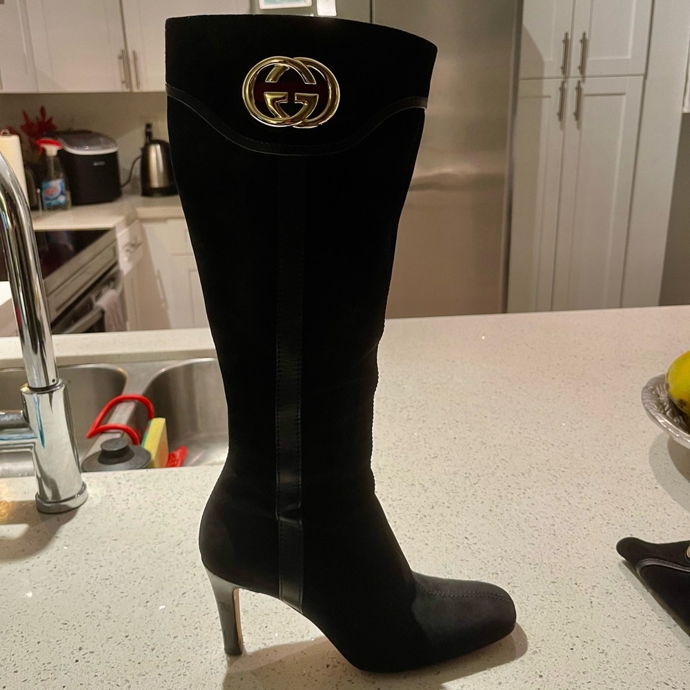 Gucci boots size 8